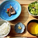 つるよし料理店 - 全景