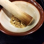 信州そば処やまへい - すり鉢で摺ります