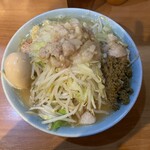 ラーメン BooBoo太郎。 - 小ラーメン（ニンニク少しヤサイアブラ『アレ』）+味付け玉子、『アレ』はカレー君