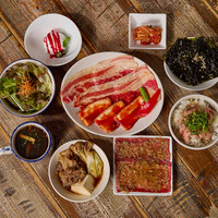 平日限定12:30から「焼肉＆すき焼き＆ユッケ丼セット」