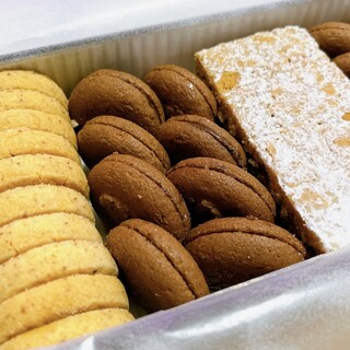 ツッカベッカライ カヤヌマ （Zuckerbäckerei Kayanuma） - 溜池