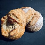 食パン工房 アネモネ - はちみつとゴルゴンゾーラのパンと田舎パン