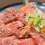 炭火焼肉 牛○亭 - 
