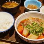 土鍋炊ごはん なかよし - 肉じゃが定食 (￥1,100)