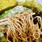 麺屋　たか - 細縮れ麺バリカタ！スープと良くマッチしていました