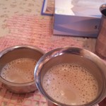 南印度ダイニング - チャイは目の前で作ってくれます♪ハンドメイドの泡ができます♪