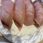 佐渡廻転寿司 弁慶 万代シティ店 - ぶりリピート