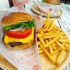 テディーズ ビガー バーガー 横浜みなとみらいワールドポーターズ店