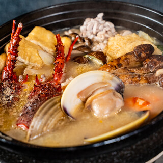 新メニュー登場！鰻骨パイタン鍋！当日17時まで予約可です！