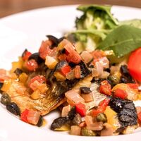 サバのソテー　季節のソース