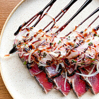 高知県産藁焼カツオのカルパッチョ