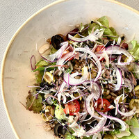 オリーブと穀物のグレインサラダ