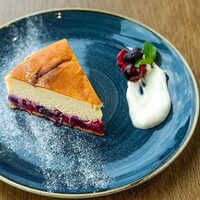 ミックスベリーのスフレチーズケーキ