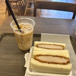 リトルマーメイド くるふ福井駅店 - かつサンドとアイスオレ