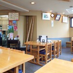 やぶ善 - 玄関入って目の前、店内中央の席。