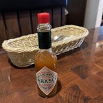 路地裏厨房 グランビア - タバスコ（ピザを写すの忘れました）