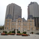 ガストロノミー ジョエル・ロブション - お店の概観は、以前よりも風合いが増してきました。