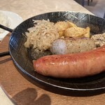 269602100 - ソーセージが結構大きく、ジューシーなので、普通にお腹いっぱいになります。ソーセージ好きですが、満足する味とサイズ