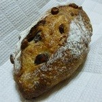 ミックスプラスベーカリー - あずきとくるみのフランスパン ¥200