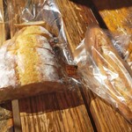 石釜パン工房 KIRARI - チーズフランス