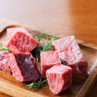 こだわりの厳選ステーキ20種が499円～！