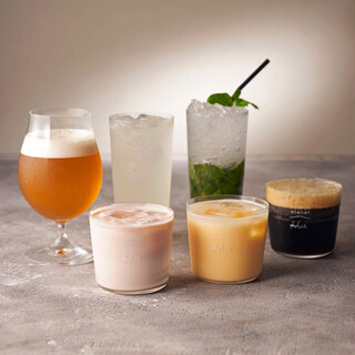 名店のカクテル＆海外輸入のアルコールなど、ドリンクも充実！