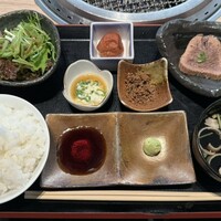 柳橋焼にく わにく - 焼肉セット