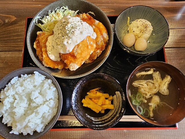 かし和や 直ちゃん。弘前 &ndash; 居酒屋で味わう青森の郷土料理