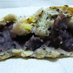 ミックスプラスベーカリー - 中身はたっぷりの粒あん