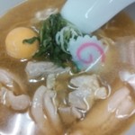 新旬屋　麺 - 金の鶏中華 843円