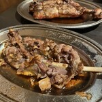 釜焼鳥本舗 - 四国中央市で、香川の名物「骨付鳥」が食べられます！