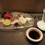 立ち鮨 ひでぞう - お造り盛り合わせ ＆ 東洋美人 純米吟醸