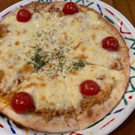 網元料理あさまる - しらすのピザ　なんかかわいい