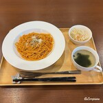 カフェ いっぽ - えびトマトクリームパスタランチ
