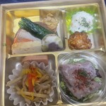 四季の料理梅田 - 料理写真:上の段はおかずのみ