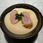 花林糖 - ミニカツ丼、黄身はフワフワ&良いお味、カツは火入れが絶妙で柔らかく綺麗なピンク色！