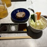 花林糖 - 生野菜のスティック、どれも瑞々しくて甘い！八丁味噌は甘辛具合も絶妙