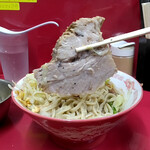 ラーメン二郎 - 豚