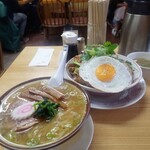 かし亀 - 豚焼肉丼1300円 目玉焼き150円 半ラーメン600円