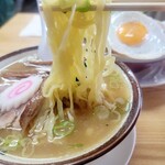 かし亀 - 麺リフトアップ