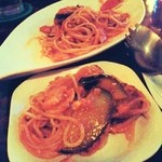 エル レガロ - スパゲッティ・メランザーネ
            ナスとベーコンのスパゲッティ
            トマトの味がちょうどいい