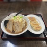 中華料理 福満楼 - 料理写真:二郎風 980円、餃子(5個) 300円