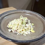 中華 大しげ - 炒飯・・お写真は数名分。これも分けた後、残ればお代わり可能でした。