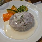 キッチン ブルー グローブ - 豚挽き肉と豆腐のハンバーグのアップ