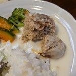 キッチン ブルー グローブ - 残り少ないハンバーグ