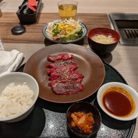 にくずき - やわらか赤身焼肉定食