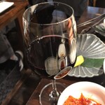 炭火焼肉 ホルモン にく式 - 赤ワインも合う