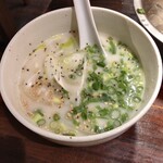 炭火焼肉 ホルモン にく式 - コムタンうどん