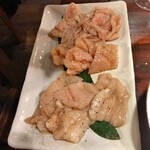 炭火焼肉 ホルモン にく式 - ホルモン3兄弟