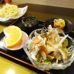 高級鮨膳　あま池 - サラダ・小鉢・果物・椀物・天ぷらが付きます